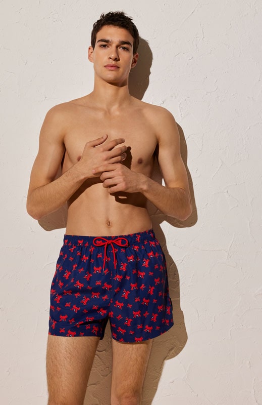 Bañador de Ysabel Mora para hombre estampado con cangrejos en rojo