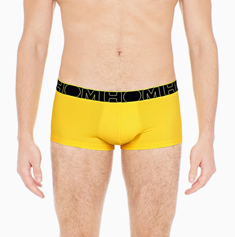 boxer amarillo hombre