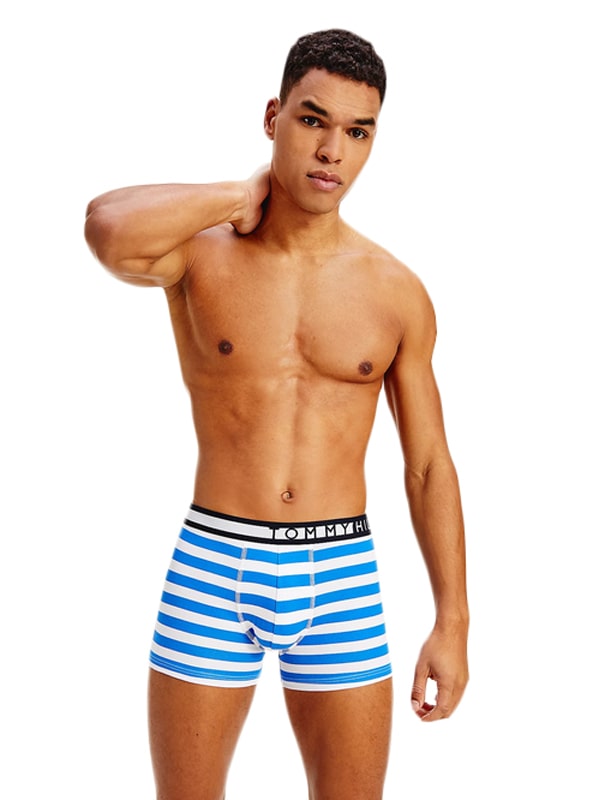 Cajita con tres nuevos calzoncillos de Tommy Hilfiger Varela Intimo