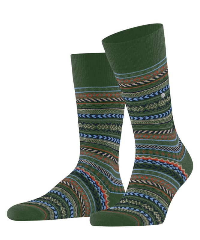 Este invierno, disfruta el confort de los calcetines de Burlington para hombre.