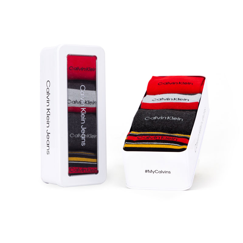4 Pack Calcetines Calvin Klein en negro y rojo