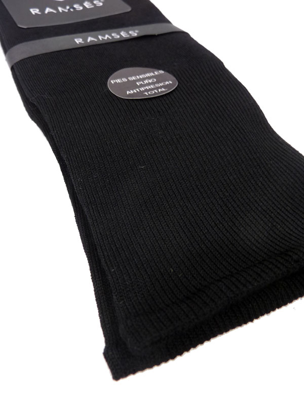 Nuats Calcetines Negros de Hilo de Escocia Hombre y Mujer. (Pack de 3  pares) De algodón mercerizado, hasta la pantorrilla, ejecutivos, finos,  transpirables. Ideales para vestir traje (39-41): : Moda