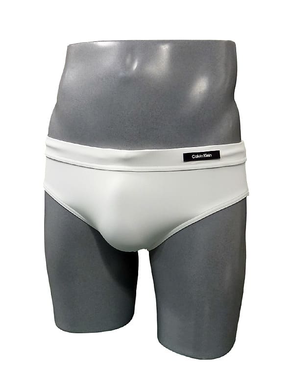 Compra un bañador Calvin Klein blanco para hombre