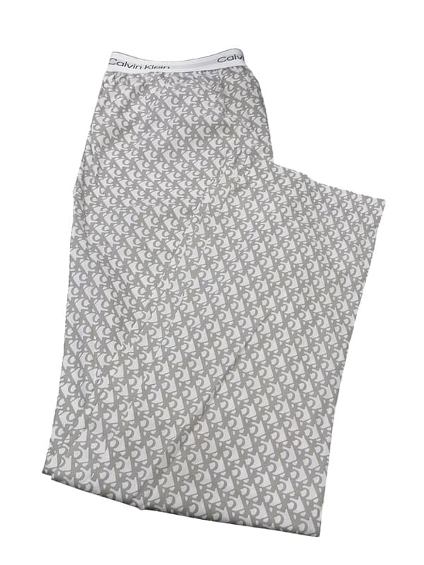 Disfruta de la comodidad de los pantalones de pijama de Calvin Klein