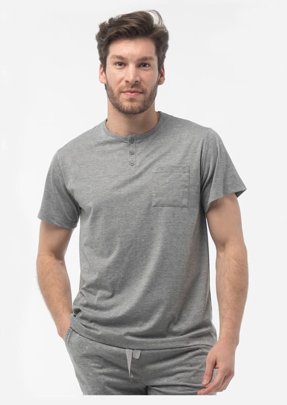 Disfruta de la suavidad y el estilo con el Pijama Dark Elephant corto
