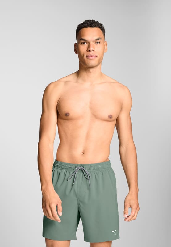 Bañador verde Puma tipo bermuda, diseño cómodo, compra con descuento.