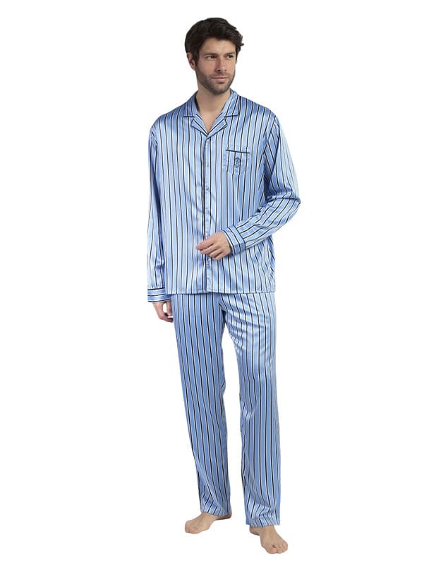 Compra ahora tu Pijama Admas de Raso: diseño a rayas en azul con un toque de brillo y suavidad incomparable, ideal para disfrutar o regalar.