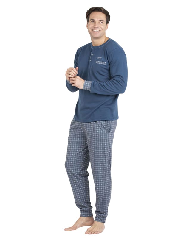 El Pijama Pettrus de invierno y algodón afelpado tiene el mejor tacto.
