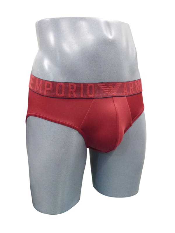 Regala un slip rojo Emporio Armani de microfibra suave y transpirable