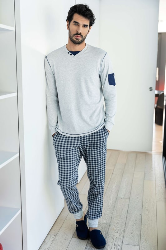 Comprar online Pijama Barandi en algodón gris con puños y pantalón de cuadros