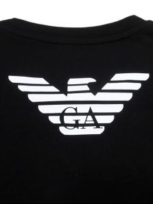 Giorgio Armani camiseta en negro ajustada