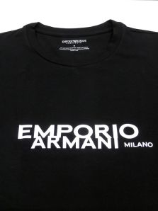 Camiseta Emporio Armani Milano en negro