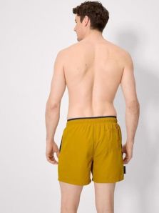 Compra online el bañador juvenil en mostaza, ligero y de secado rápido