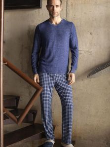 Pijama Barandi de viscosa azul y pantalón a cuadros con puños 