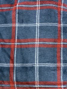 La Bata Juvenil Pettrus Homewear Coralina Polar Azul cuadros ideal para las noches frías te espera.
