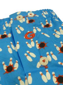 Haz el regalo perfecto con los boxers Giulio, diseñados en tela de algodón y estampados con bolos. 