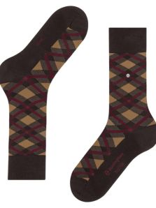 Haz tu look más completo con calcetines Burlington, ahora en oferta, confortables y con estilo moda.
