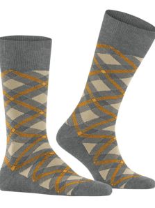 Aprovecha la oferta en calcetines Burlington y dale un toque único a tus pies.