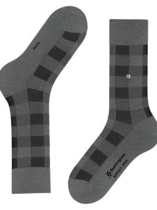 Haz que cada día cuente con los cómodos calcetines gris Burlington.