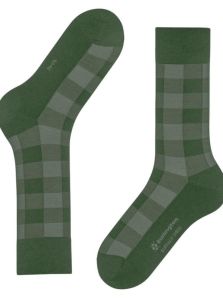 Navidad se acerca: sorprende con los elegantes calcetines de cuadros Burlington.