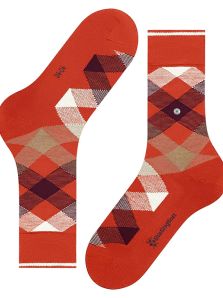 El calcetín Burlington Newcastle de lana naranja, una opción sofisticada y original para regalar.