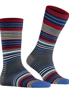 Este fin de año, elige los calcetines de lana azul marino como regalo ideal.