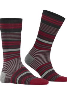 Este fin de año, elige los calcetines de lana rojo burdeos para un regalo especial.