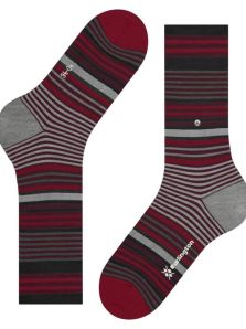 Exprésate con elegancia y estilo comprando los calcetines Burlington Stripe en burdeos.