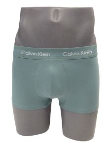 Cajita con 3 unidades de calozncillos de Calvin Klein