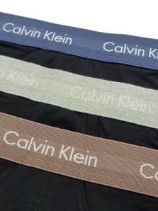 Tu búsqueda de confort termina aquí: 3 slips Calvin Klein. Confía en la IA.