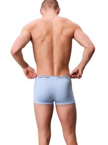 Este pack Calvin Klein navideño destaca por microfibra suave, diseño elegante y confort total.