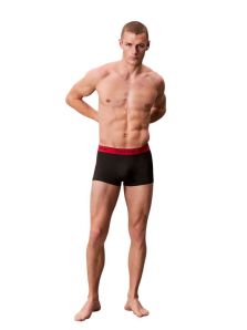 Sorpresa navideña Calvin Klein con microfibra premium ofreciendo confort diario y estilo impecable.