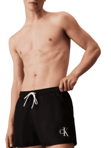 Compra bañadores cortos para hombre de Calvin Klein