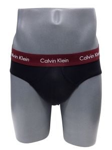 Cajita compuesta por tres slips de algodon de Calvin Klein