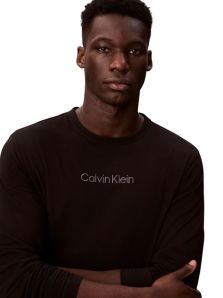 Navidad con marca: sorprende con el pijama Calvin Klein ideal para regalar o disfrutar tú mismo.
