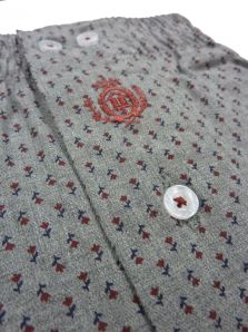 Elegancia diaria con el bóxer Guasch en jacquard gris para caballero.
