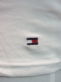 Camiseta Tommy Hilfiger blanca cuello redondo