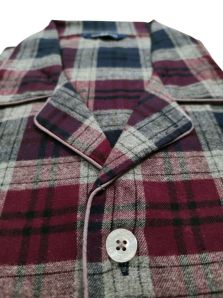Detalle de tejido de viyela de algodón del pijama Guasch