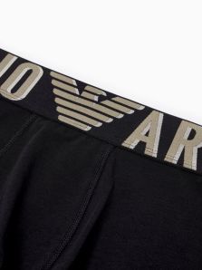Renueva tu ropa interior con Emporio Armani: moda, confort y envíos gratis sin mínimo.