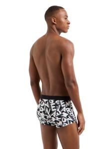 Aprovecha ahora: el calzoncillo Emporio Armani con letras está de moda