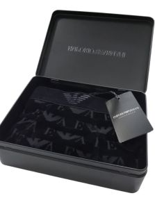 Haz único tu regalo navideño con el calzoncillo de Emporio Armani, sofisticado y de diseño excepcional.