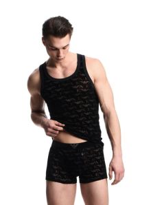 Regalo premium de Navidad: el calzoncillo de Emporio Armani destaca por su elegante efecto semitransparente.