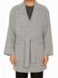 Un icono de sofisticación para sorprender estas fiestas con clase y personalidad.