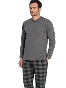 Pijama Guasch en cuello pico y pantalón de villela 