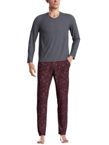 Pijama Impetus, hombre que disfruta de propiedades antibacterianas y máxima transpirabilidad natural.