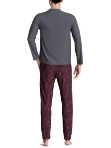 Pijama Impetus en TENCEL™ Lyocell, hombre que busca suavidad, frescura y confort sostenible.