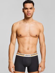 Siente el toque premium del Pack 2 Boxers Levi’s burdeos y negro con cinturilla bicolor y logo en relieve.