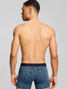 Destaca con el Pack 2 Boxers Levi’s con estampado del Oeste en azul jeans y otro liso en marino, diseño con carácter.