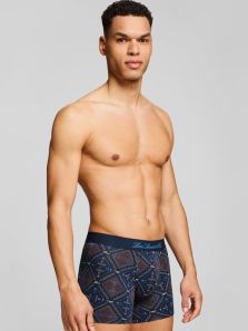 El Pack 2 Boxers Levi’s con estampado geométrico y otro liso en azul marino, con nueva cinturilla estilo retro Levi Strauss redefine lo básico.