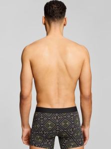 Dale personalidad a tu look con el Pack 2 Boxers Levi’s con estampado geométrico y otro liso en negro, con nueva cinturilla estilo retro Levi Strauss.